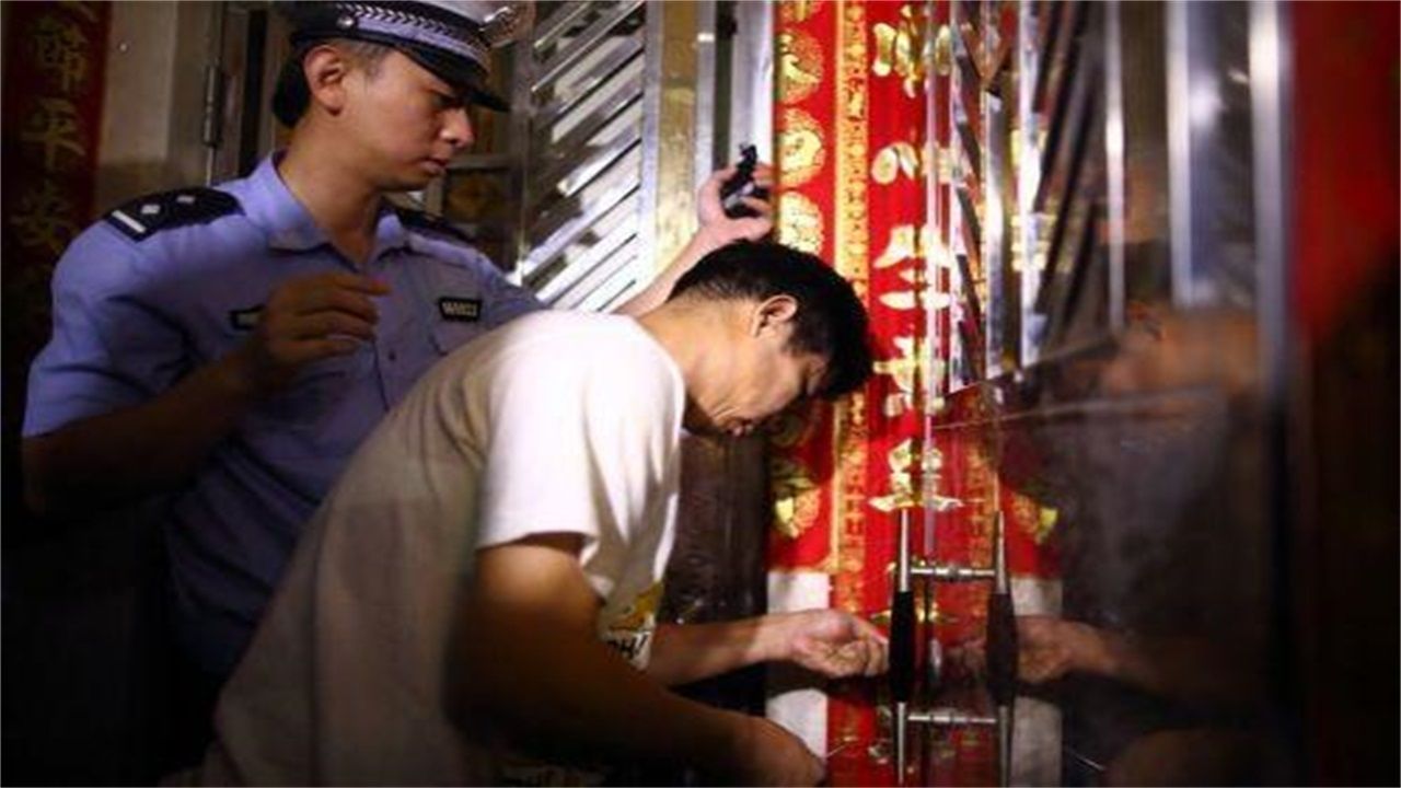 龙岩请开锁师傅开了锁后，师傅